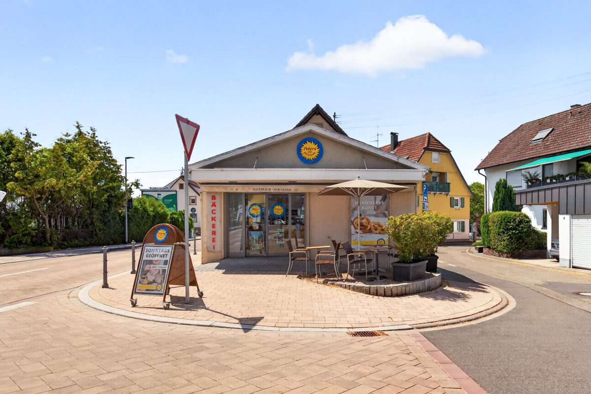 Immobilienangebot - Baden-Baden / Haueneberstein - Wohnen & Anlage - Selbst wohnen, Miete einnehmen – Einfamilienhaus mit vermieteter Bäckerei in Baden-Baden