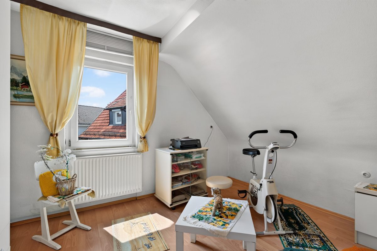 Immobilienangebot - Baden-Baden / Haueneberstein - Wohnen & Anlage - Selbst wohnen, Miete einnehmen – Einfamilienhaus mit vermieteter Bäckerei in Baden-Baden