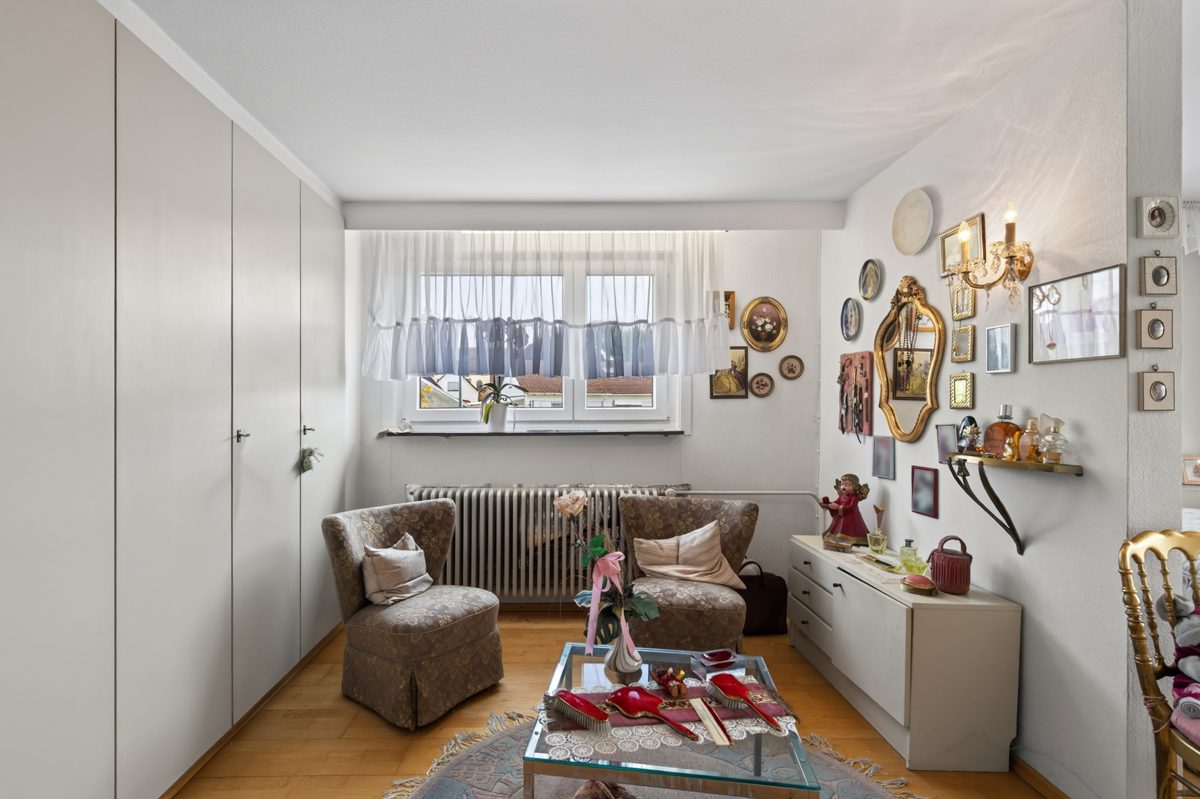 Immobilienangebot - Baden-Baden / Haueneberstein - Wohnen & Anlage - Selbst wohnen, Miete einnehmen – Einfamilienhaus mit vermieteter Bäckerei in Baden-Baden