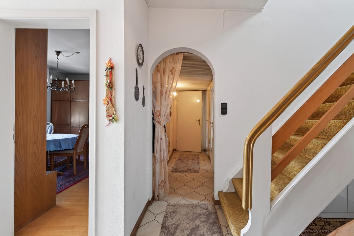 Immobilienangebot - Baden-Baden / Haueneberstein - Wohnen & Anlage - Selbst wohnen, Miete einnehmen – Einfamilienhaus mit vermieteter Bäckerei in Baden-Baden