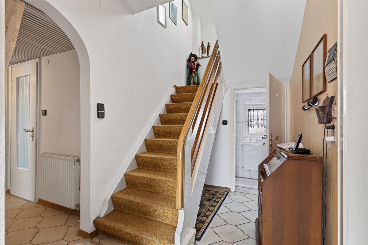 Immobilienangebot - Baden-Baden / Haueneberstein - Wohnen & Anlage - Selbst wohnen, Miete einnehmen – Einfamilienhaus mit vermieteter Bäckerei in Baden-Baden