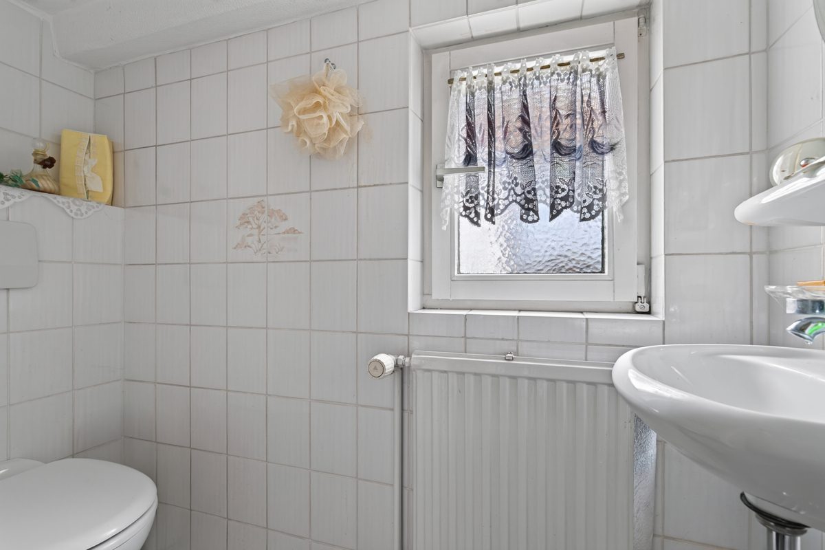 Immobilienangebot - Baden-Baden / Haueneberstein - Wohnen & Anlage - Selbst wohnen, Miete einnehmen – Einfamilienhaus mit vermieteter Bäckerei in Baden-Baden