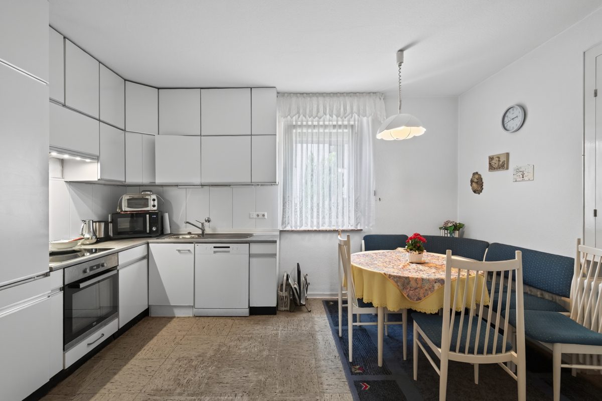 Immobilienangebot - Baden-Baden / Haueneberstein - Wohnen & Anlage - Selbst wohnen, Miete einnehmen – Einfamilienhaus mit vermieteter Bäckerei in Baden-Baden