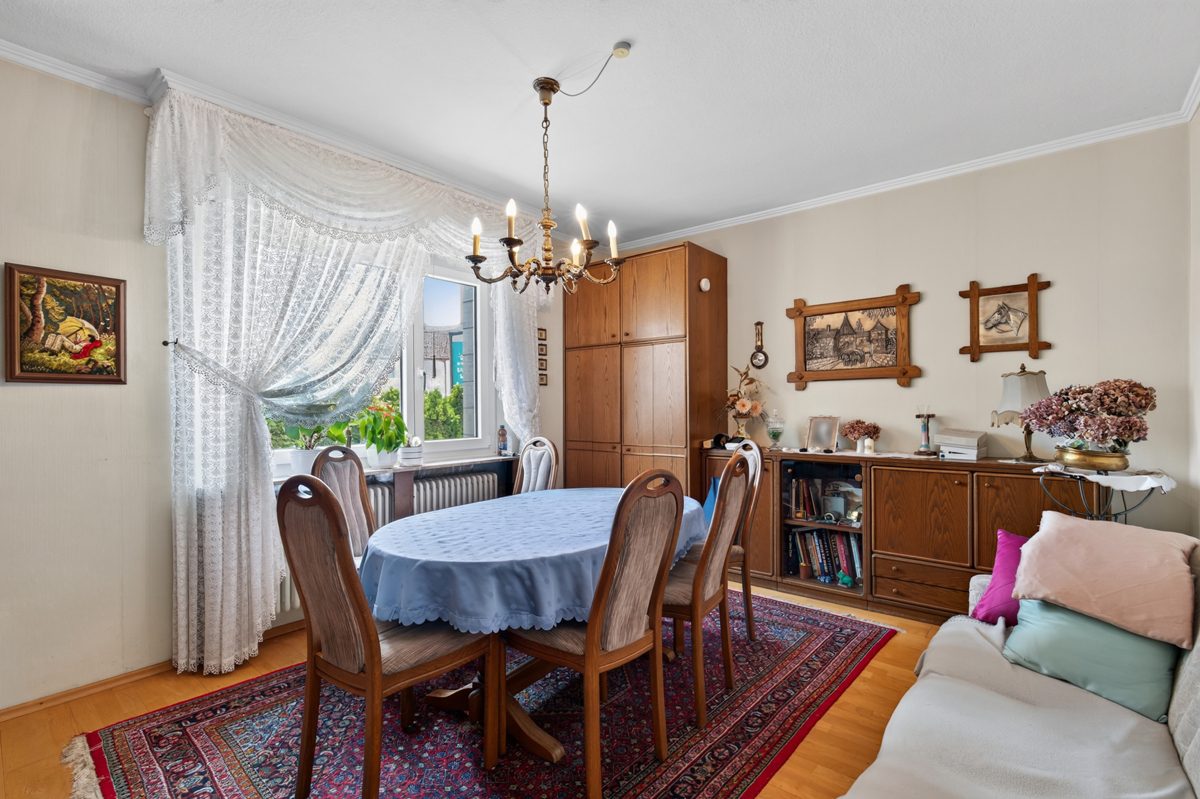 Immobilienangebot - Baden-Baden / Haueneberstein - Wohnen & Anlage - Selbst wohnen, Miete einnehmen – Einfamilienhaus mit vermieteter Bäckerei in Baden-Baden