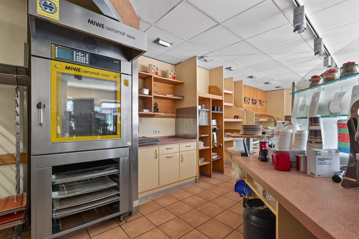 Immobilienangebot - Baden-Baden / Haueneberstein - Wohnen & Anlage - Selbst wohnen, Miete einnehmen – Einfamilienhaus mit vermieteter Bäckerei in Baden-Baden
