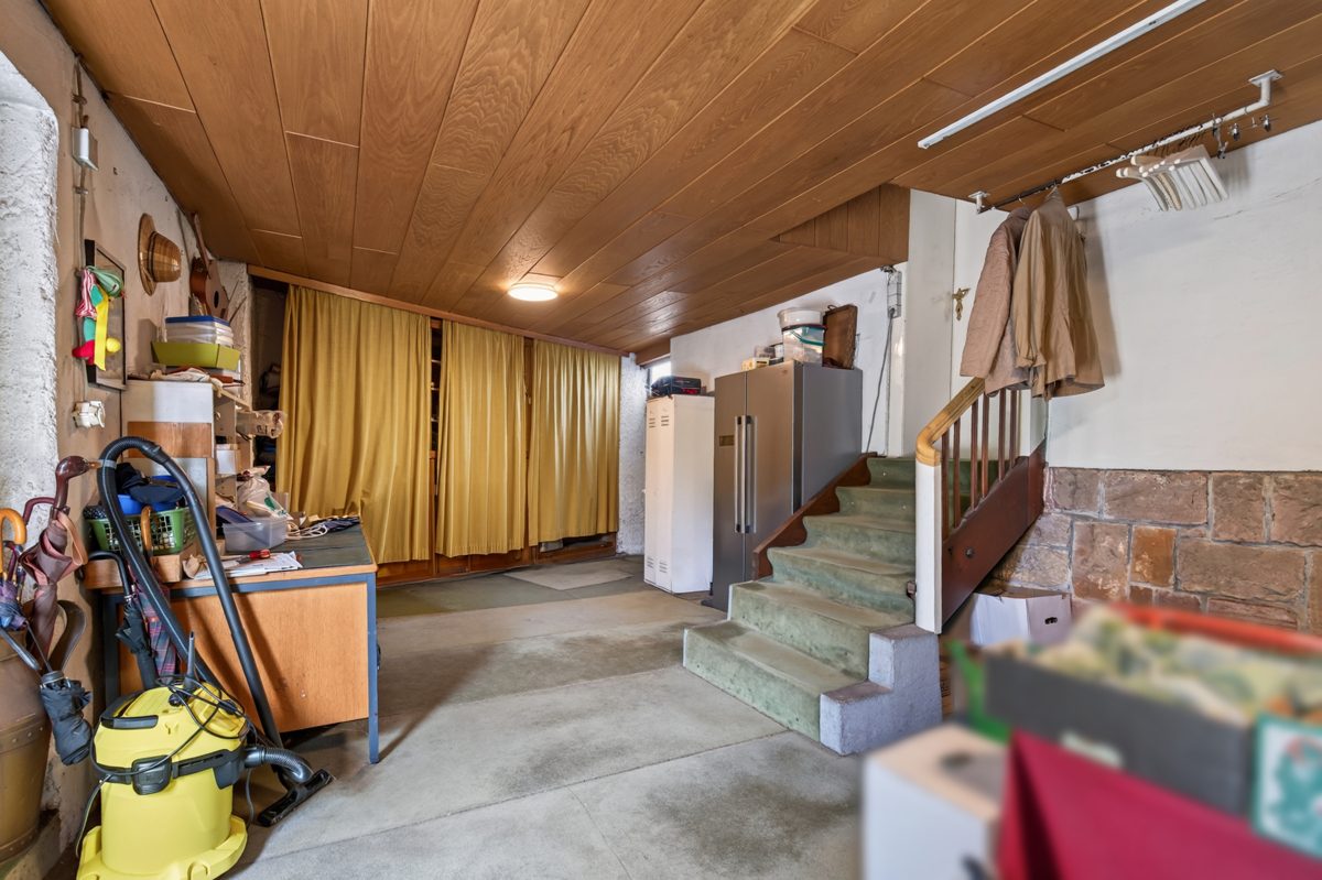 Immobilienangebot - Baden-Baden / Haueneberstein - Wohnen & Anlage - Selbst wohnen, Miete einnehmen – Einfamilienhaus mit vermieteter Bäckerei in Baden-Baden