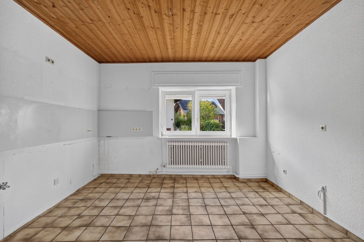EG Küche Immobilienangebot - Karlsruhe / Grünwettersbach - Wohnen & Anlage - Zweifamilienhaus mit Garten, Scheune und Erweiterungsmöglichkeiten – Platz für Ihre Wohnideen