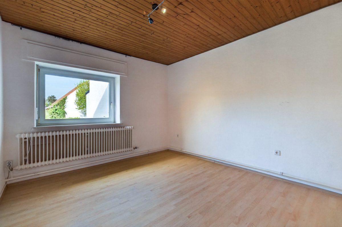 EG Schlafzimmer Immobilienangebot - Karlsruhe / Grünwettersbach - Wohnen & Anlage - Zweifamilienhaus mit Garten, Scheune und Erweiterungsmöglichkeiten – Platz für Ihre Wohnideen