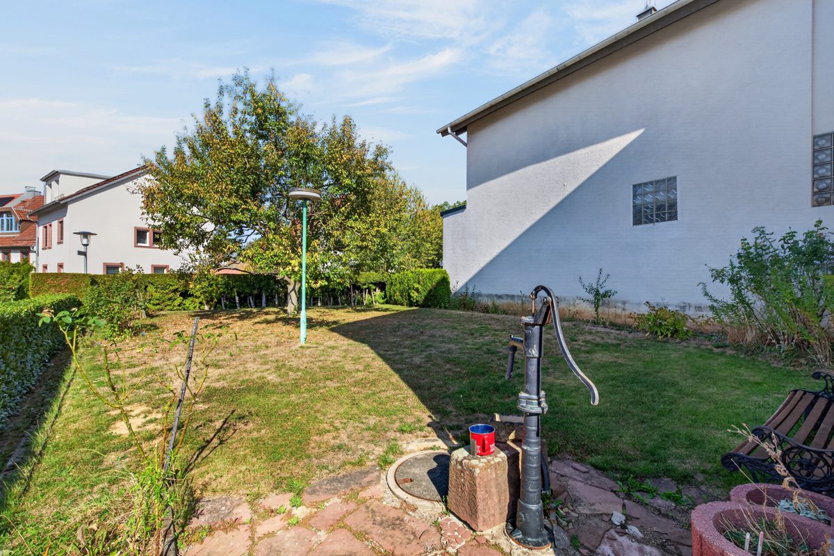 Garten Immobilienangebot - Karlsruhe / Grünwettersbach - Wohnen & Anlage - Zweifamilienhaus mit Garten, Scheune und Erweiterungsmöglichkeiten – Platz für Ihre Wohnideen