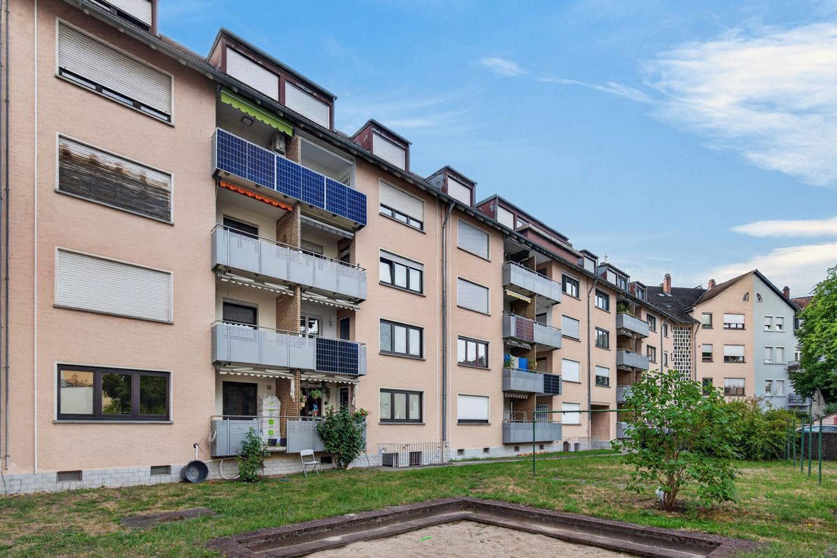 Außenansicht hinten Immobilienangebot - Karlsruhe / Durlach - Wohnungen - 2022 kernsaniert - Attraktive Wohnimmobilie in gefragter Durlacher Lage!
