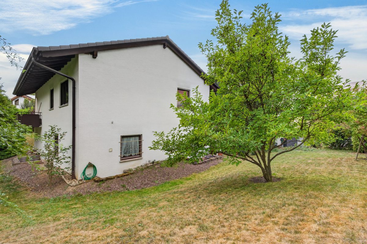 Gartenansicht Immobilienangebot - Karlsruhe / Grünwettersbach - Wohnen & Anlage - Viel Platz zum Leben. Viel Raum für Ideen. Ihr Familiendomizil in Grünwettersbach