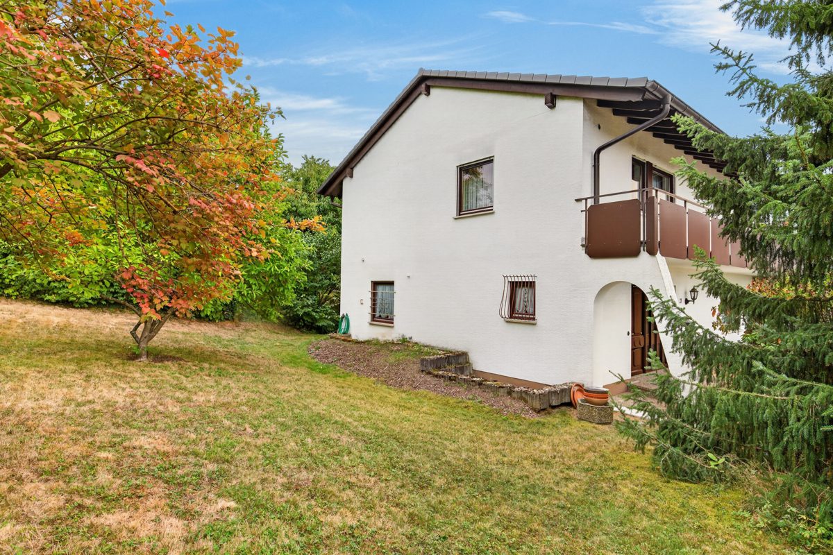 Gartenansicht Immobilienangebot - Karlsruhe / Grünwettersbach - Wohnen & Anlage - Viel Platz zum Leben. Viel Raum für Ideen. Ihr Familiendomizil in Grünwettersbach