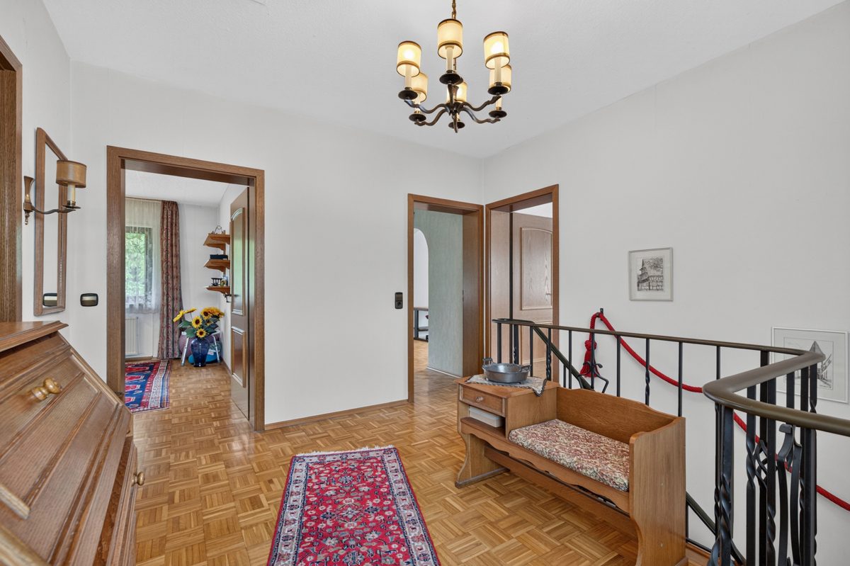 Flur im OG Immobilienangebot - Karlsruhe / Grünwettersbach - Wohnen & Anlage - Viel Platz zum Leben. Viel Raum für Ideen. Ihr Familiendomizil in Grünwettersbach