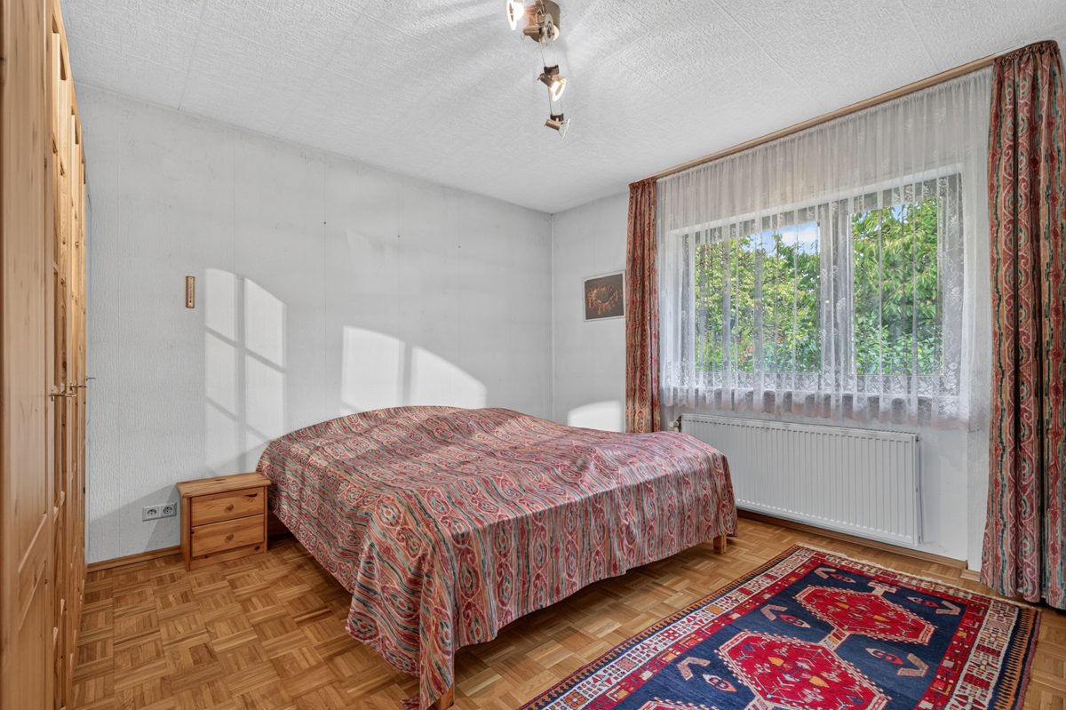 Schlafzimmer 2 Immobilienangebot - Karlsruhe / Grünwettersbach - Wohnen & Anlage - Viel Platz zum Leben. Viel Raum für Ideen. Ihr Familiendomizil in Grünwettersbach