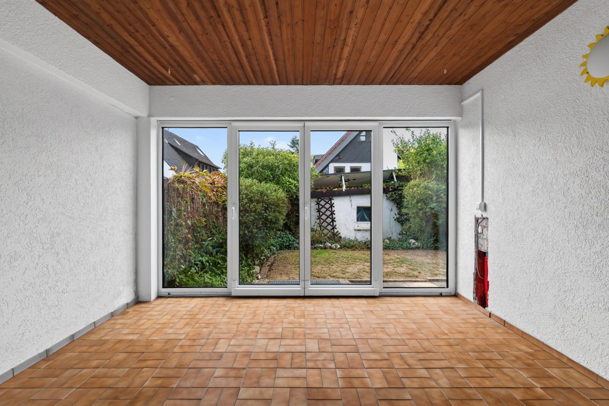 Immobilienangebot - Karlsruhe / Grünwinkel - Wohnen & Anlage - Familien Willkommen! Ansprechender Bungalow in Karlsruhe-Grünwinkel