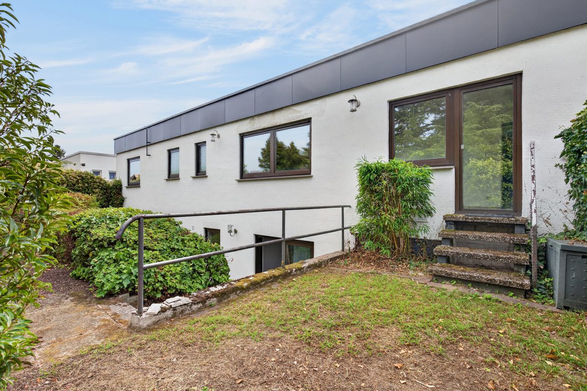 Immobilienangebot - Karlsruhe / Grünwinkel - Wohnen & Anlage - Familien Willkommen! Ansprechender Bungalow in Karlsruhe-Grünwinkel