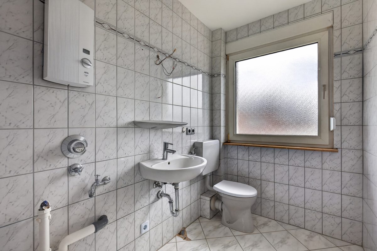 Badezimmer Immobilienangebot - Gernsbach - Wohnungen - Ankommen und wohlfühlen – provisionsfreie 3-Zimmer-Wohnung mit Balkon in Gernsbach