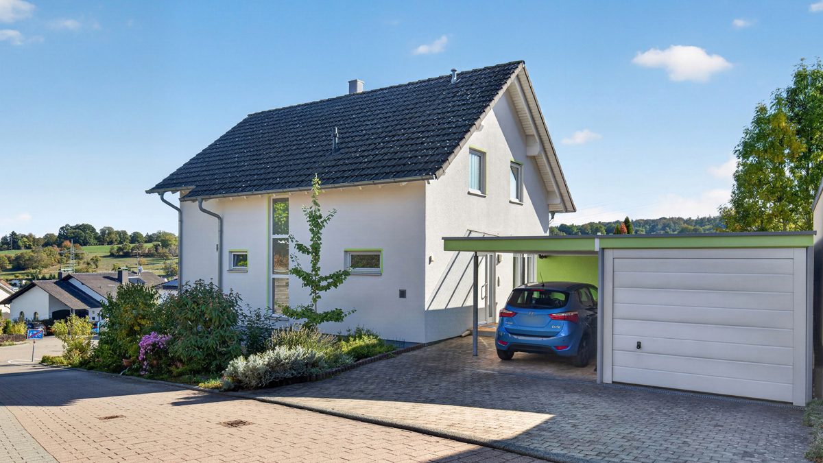 Immobilienangebot - Pfinztal / Kleinsteinbach - Wohnen & Anlage - Viel Platz für Ihre Wohnträume – Einfamilienhaus mit Einliegerwohnung und Weitblick