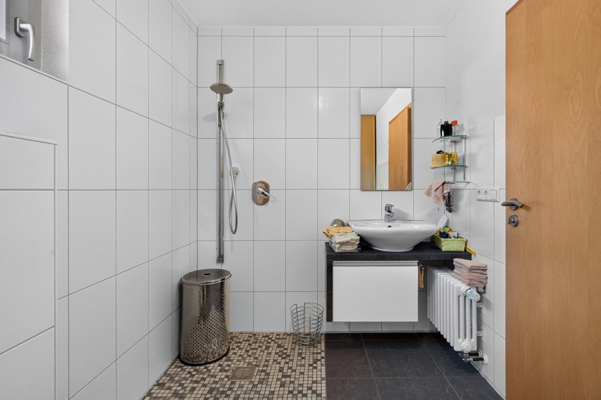 Immobilienangebot - Pfinztal / Kleinsteinbach - Wohnen & Anlage - Viel Platz für Ihre Wohnträume – Einfamilienhaus mit Einliegerwohnung und Weitblick