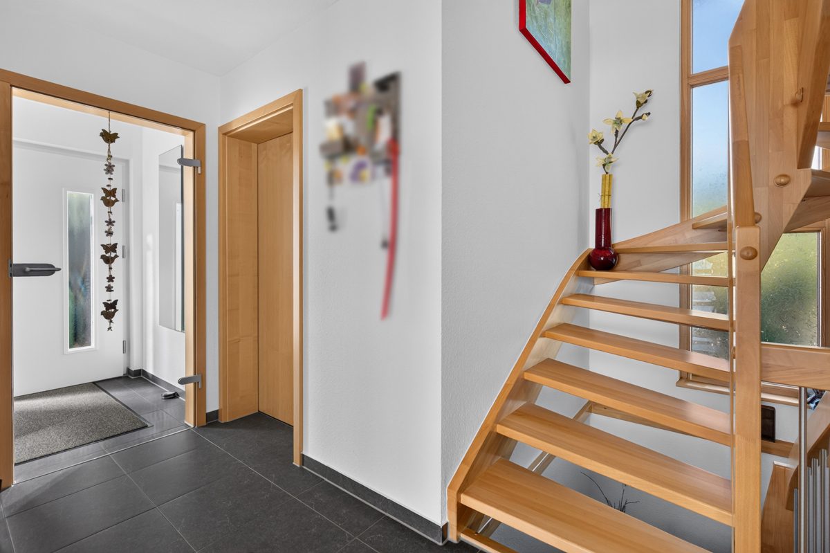 Immobilienangebot - Pfinztal / Kleinsteinbach - Wohnen & Anlage - Viel Platz für Ihre Wohnträume – Einfamilienhaus mit Einliegerwohnung und Weitblick
