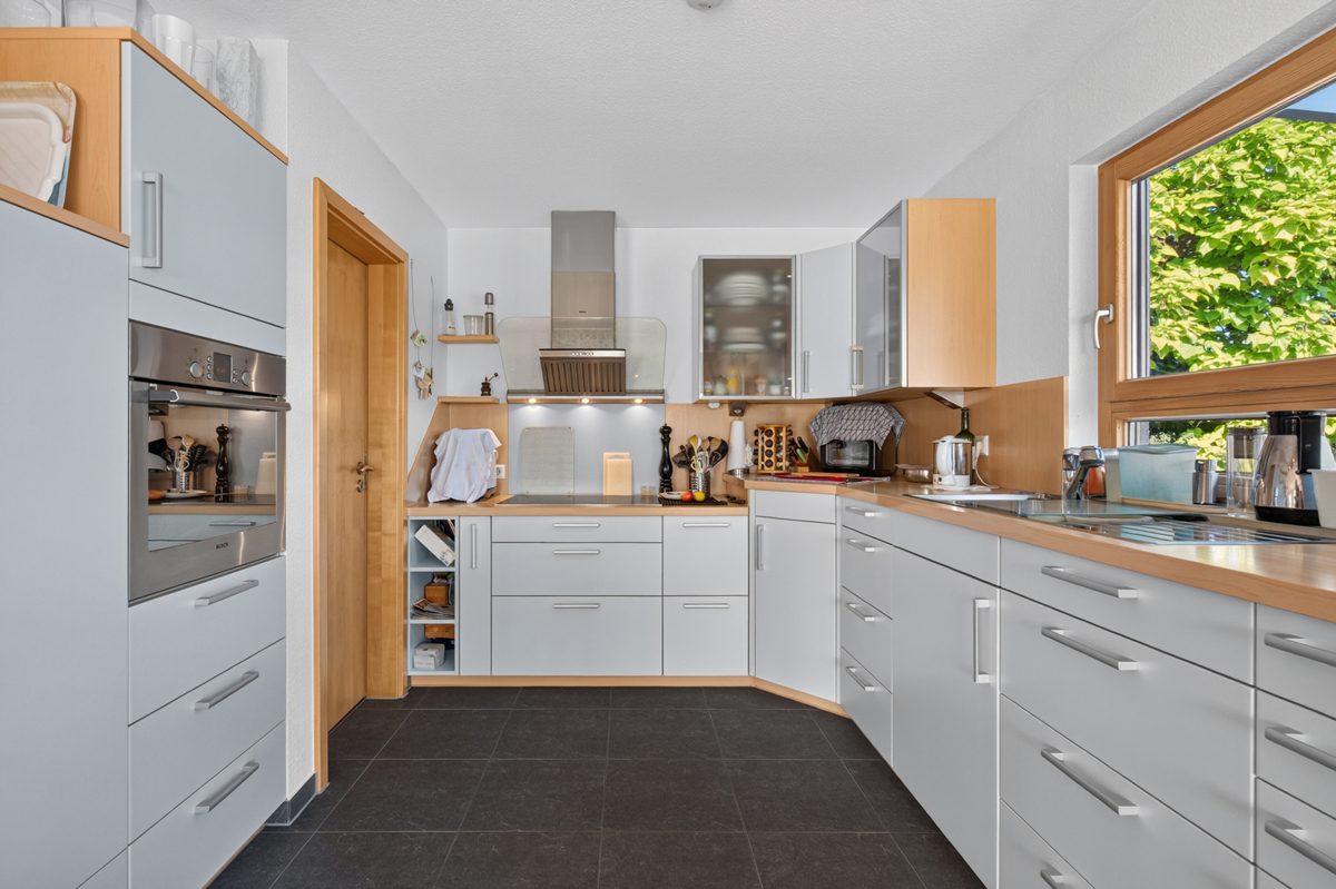 Immobilienangebot - Pfinztal / Kleinsteinbach - Wohnen & Anlage - Viel Platz für Ihre Wohnträume – Einfamilienhaus mit Einliegerwohnung und Weitblick