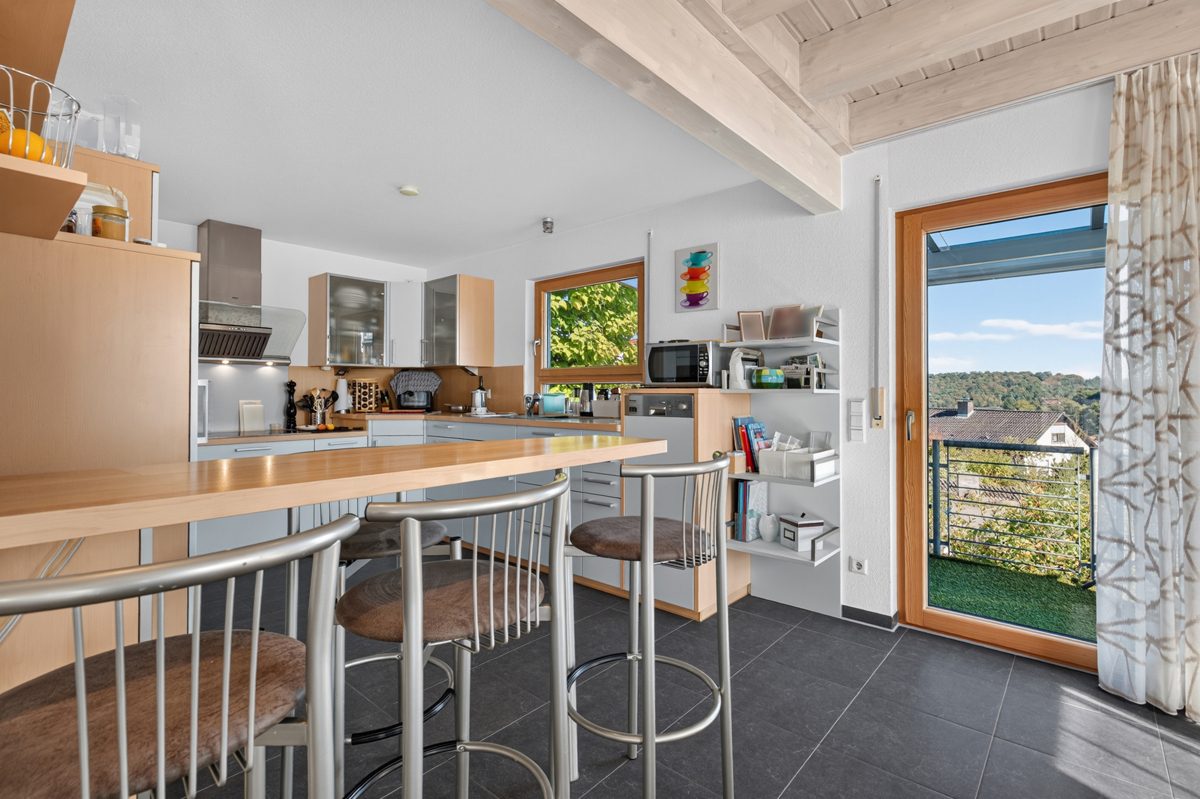 Immobilienangebot - Pfinztal / Kleinsteinbach - Wohnen & Anlage - Viel Platz für Ihre Wohnträume – Einfamilienhaus mit Einliegerwohnung und Weitblick