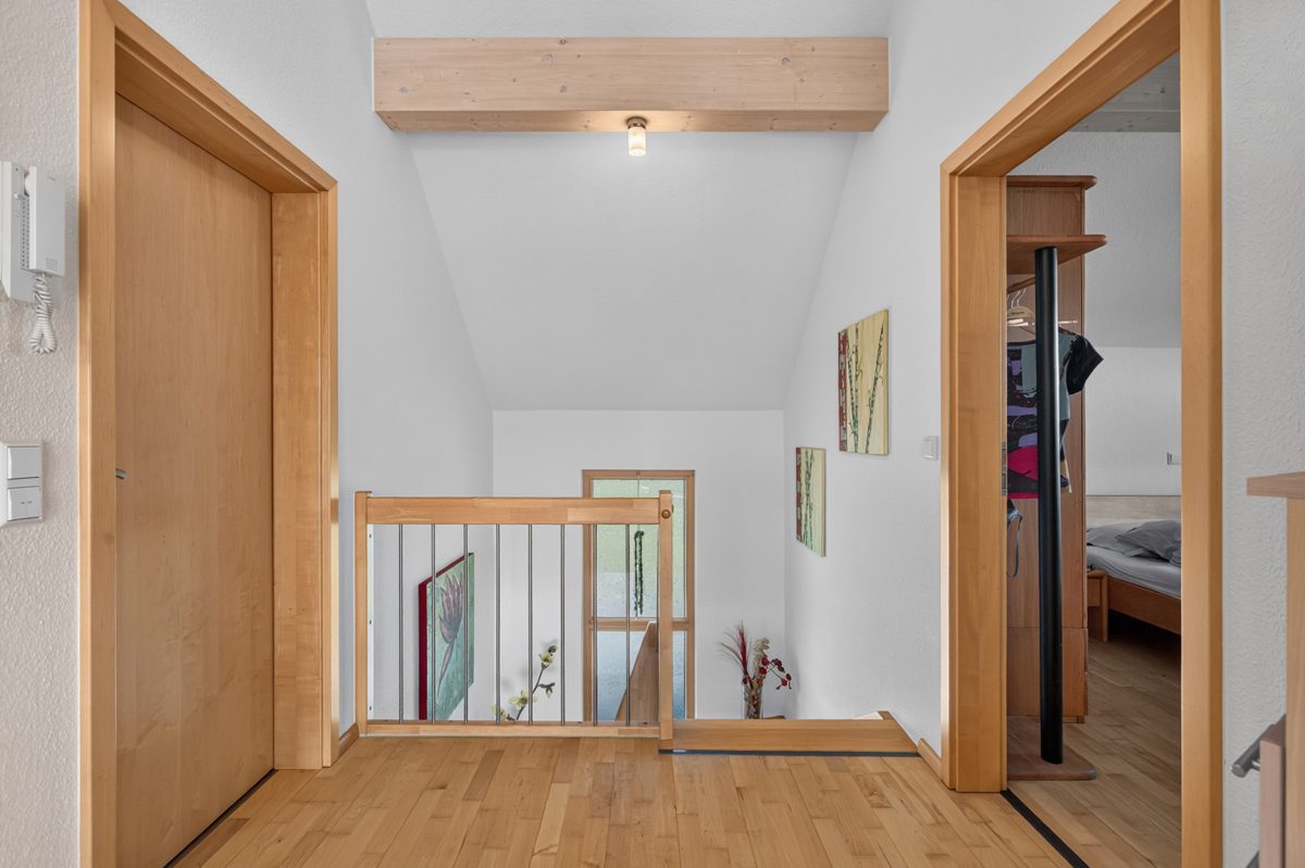 Immobilienangebot - Pfinztal / Kleinsteinbach - Wohnen & Anlage - Viel Platz für Ihre Wohnträume – Einfamilienhaus mit Einliegerwohnung und Weitblick