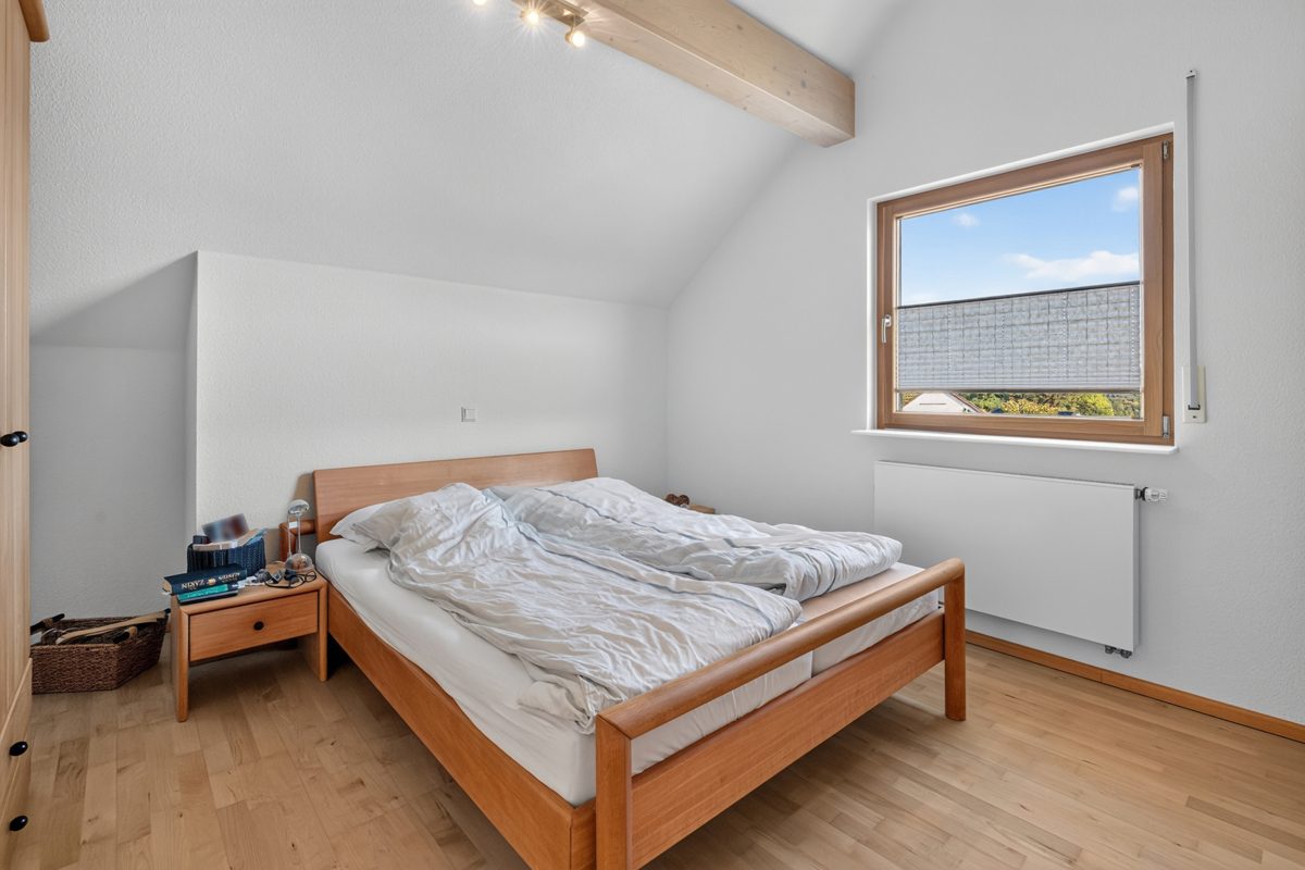 Immobilienangebot - Pfinztal / Kleinsteinbach - Wohnen & Anlage - Viel Platz für Ihre Wohnträume – Einfamilienhaus mit Einliegerwohnung und Weitblick