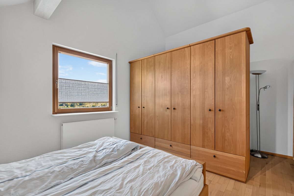 Immobilienangebot - Pfinztal / Kleinsteinbach - Wohnen & Anlage - Viel Platz für Ihre Wohnträume – Einfamilienhaus mit Einliegerwohnung und Weitblick