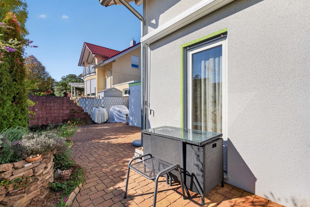 Immobilienangebot - Pfinztal / Kleinsteinbach - Wohnen & Anlage - Viel Platz für Ihre Wohnträume – Einfamilienhaus mit Einliegerwohnung und Weitblick