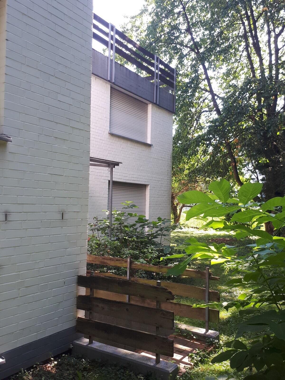 Immobilienangebot - Höxter - Gewerbe - Wohnen und Arbeiten unter einem Dach in Höxter mit Blick ins Grüne
