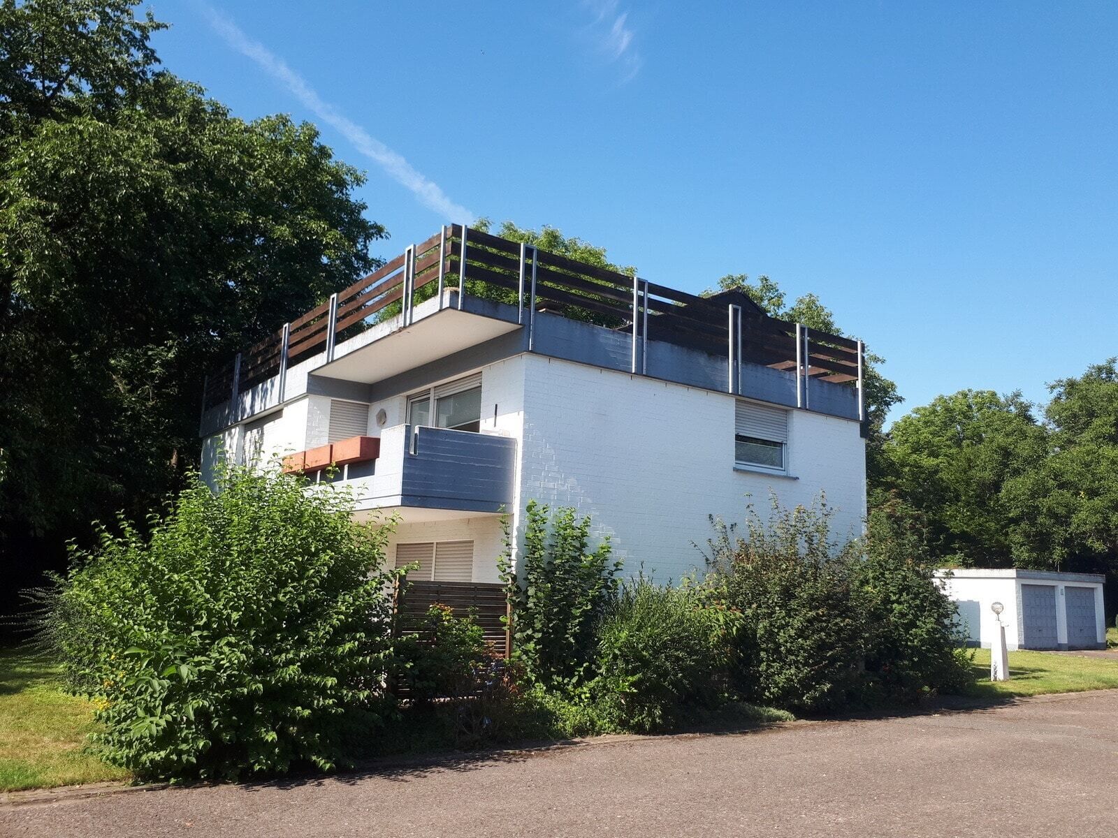Immobilienangebot - Höxter - Gewerbe - Wohnen und Arbeiten unter einem Dach in Höxter mit Blick ins Grüne