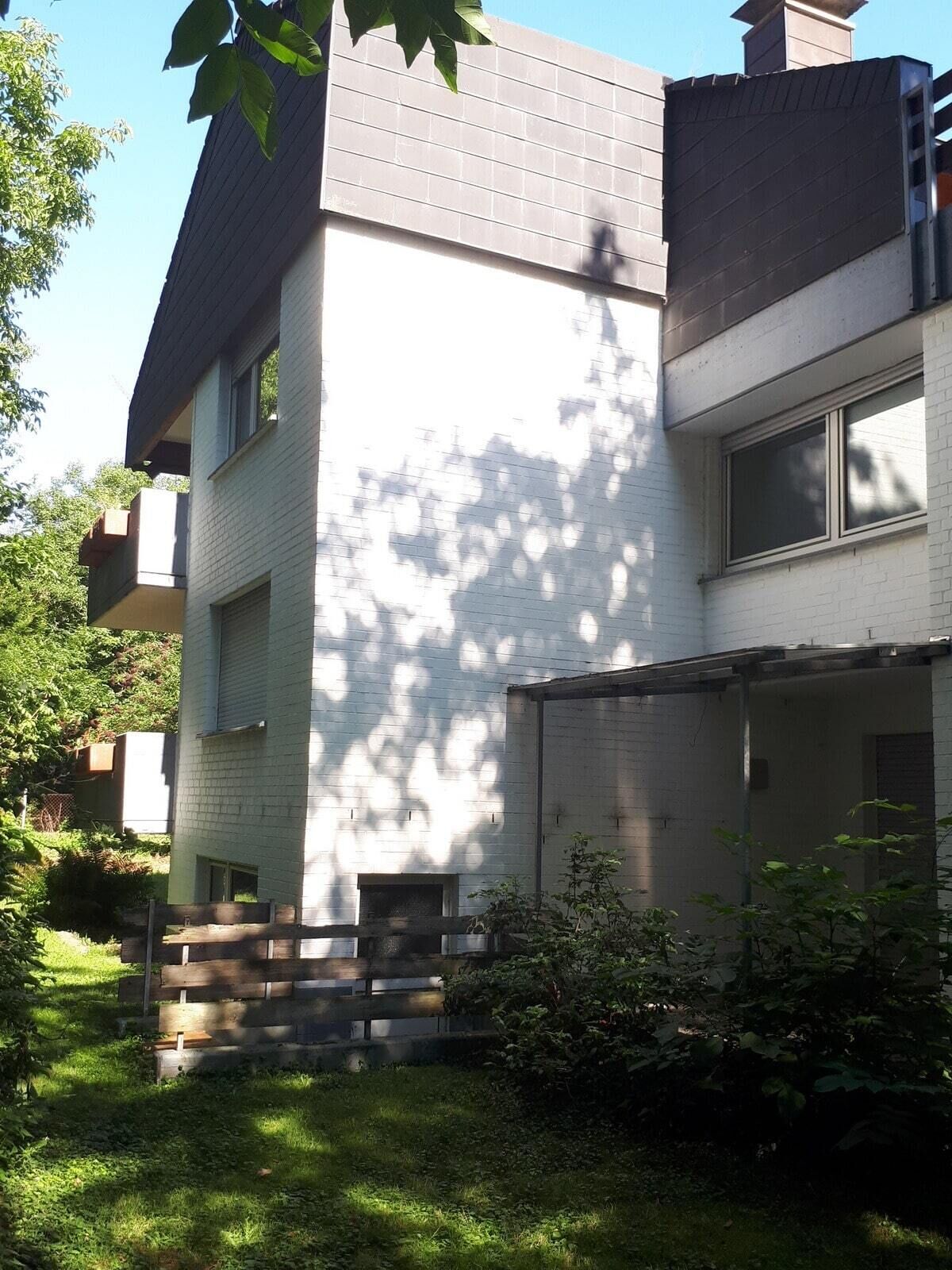 Immobilienangebot - Höxter - Gewerbe - Wohnen und Arbeiten unter einem Dach in Höxter mit Blick ins Grüne