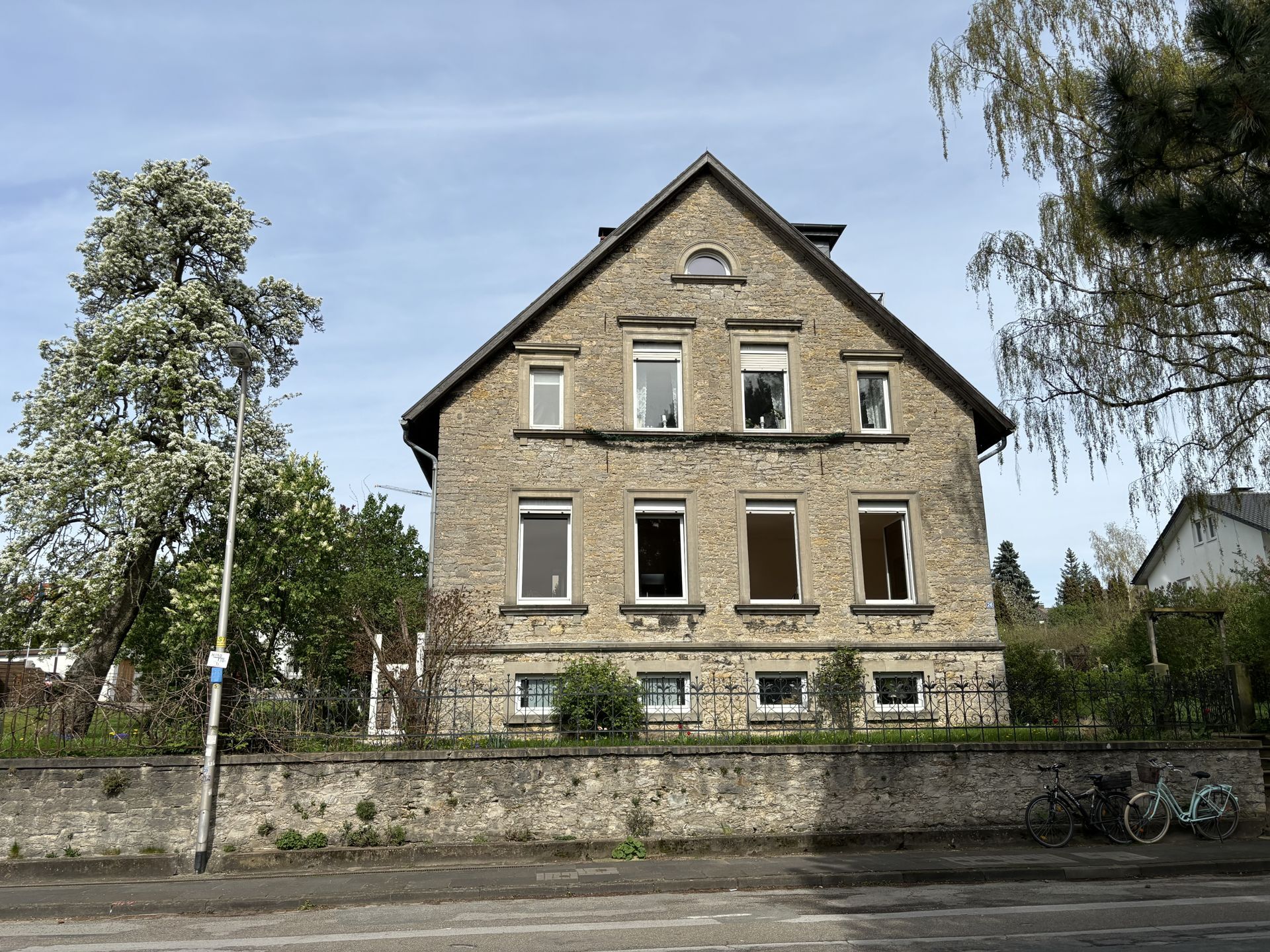 Immobilienangebot - Detmold - Alle - Stadthaus mit zusätzlichem Bauplatz