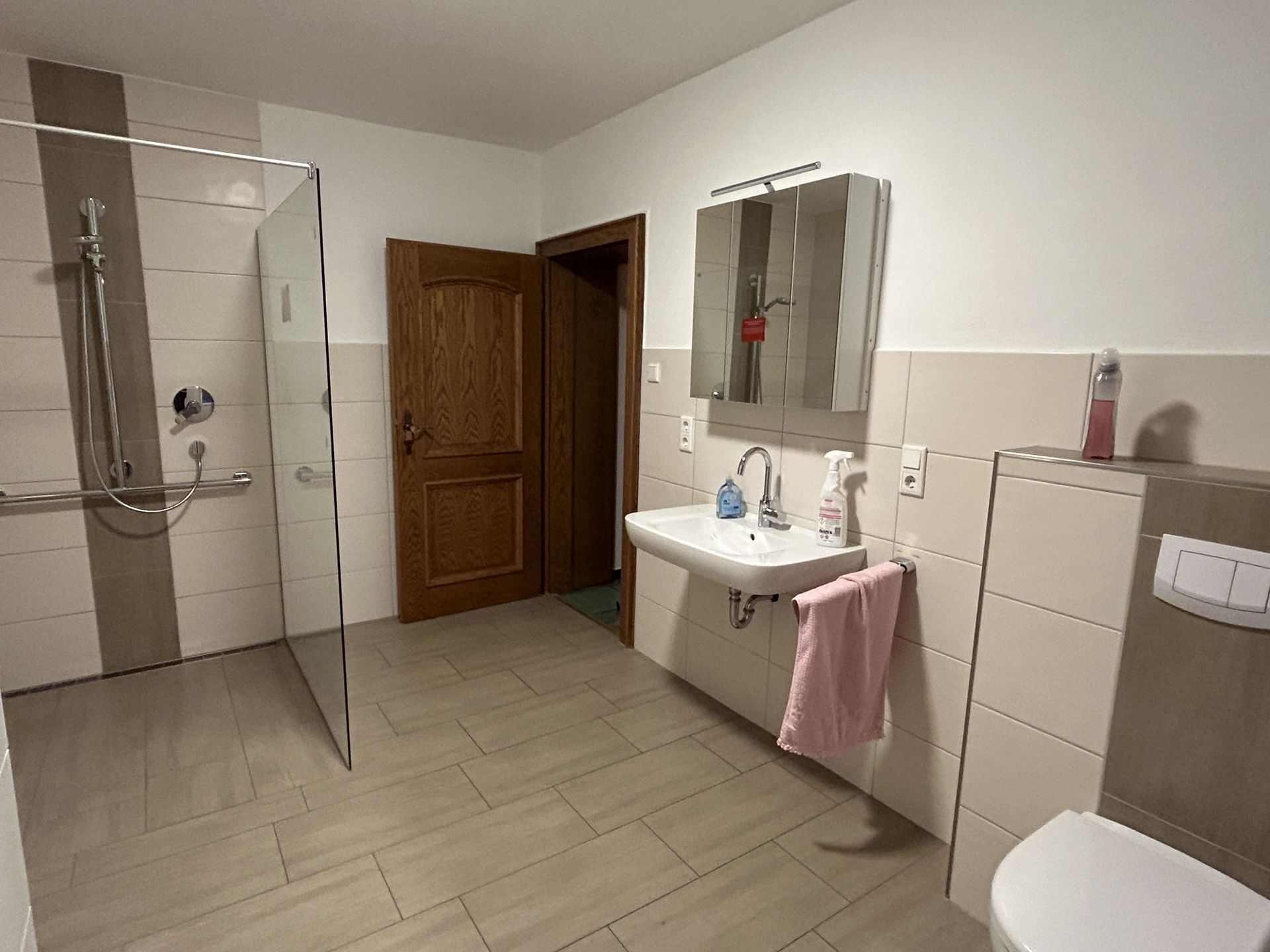Immobilienangebot - Willebadessen - Alle - Geräumiges Wohnhaus mit großem Werkstattgebäude in Willebadessen - Vielseitige Nutzungsmöglichkeiten!