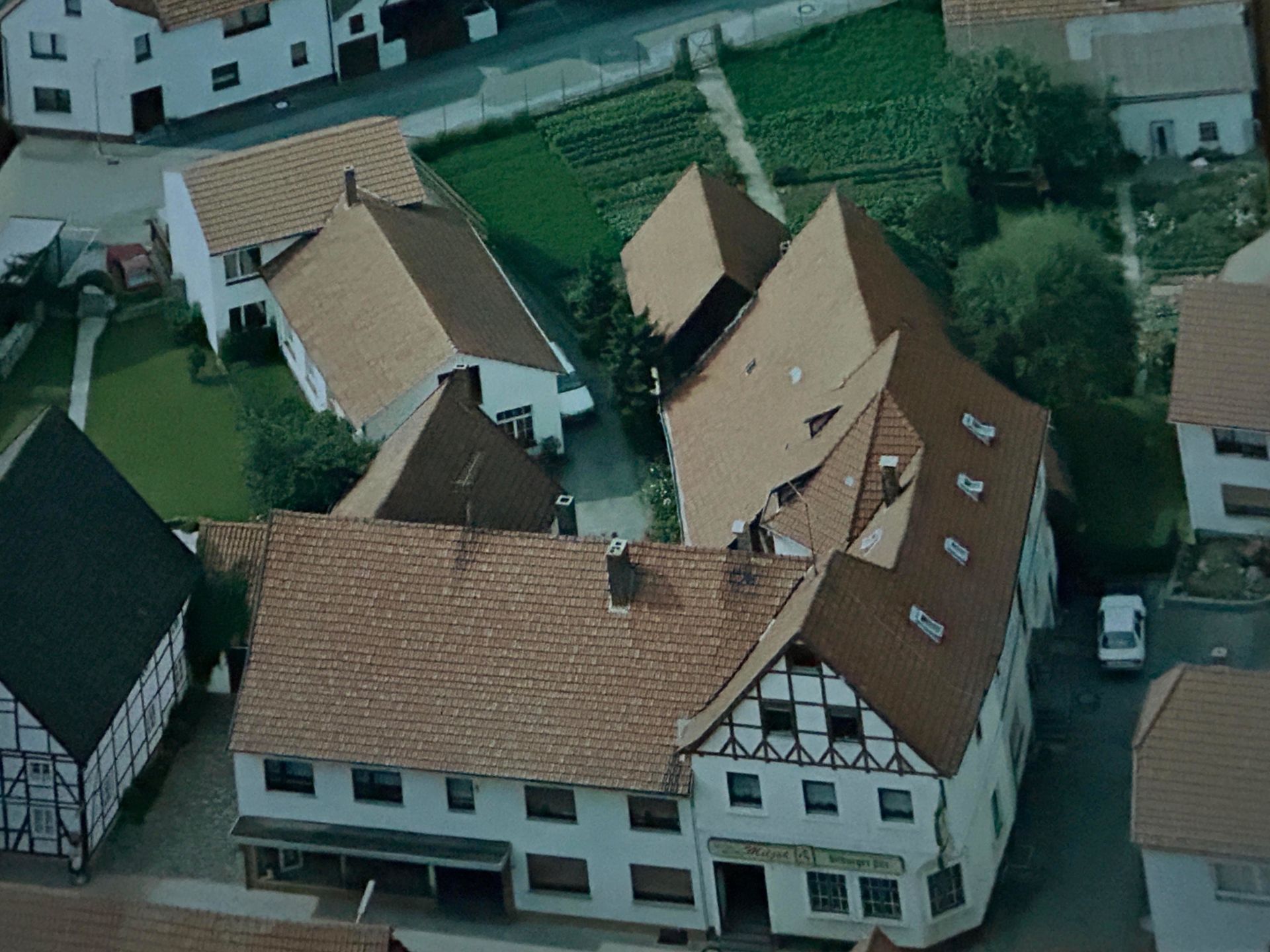Immobilienangebot - Willebadessen - Alle - Geräumiges Wohnhaus mit großem Werkstattgebäude in Willebadessen - Vielseitige Nutzungsmöglichkeiten!