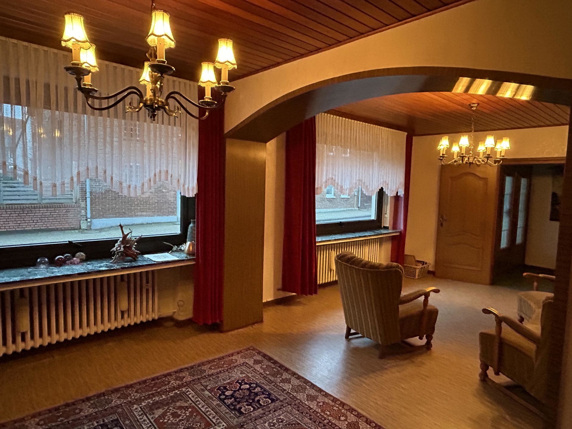 Immobilienangebot - Willebadessen - Alle - Geräumiges Wohnhaus mit großem Werkstattgebäude in Willebadessen - Vielseitige Nutzungsmöglichkeiten!