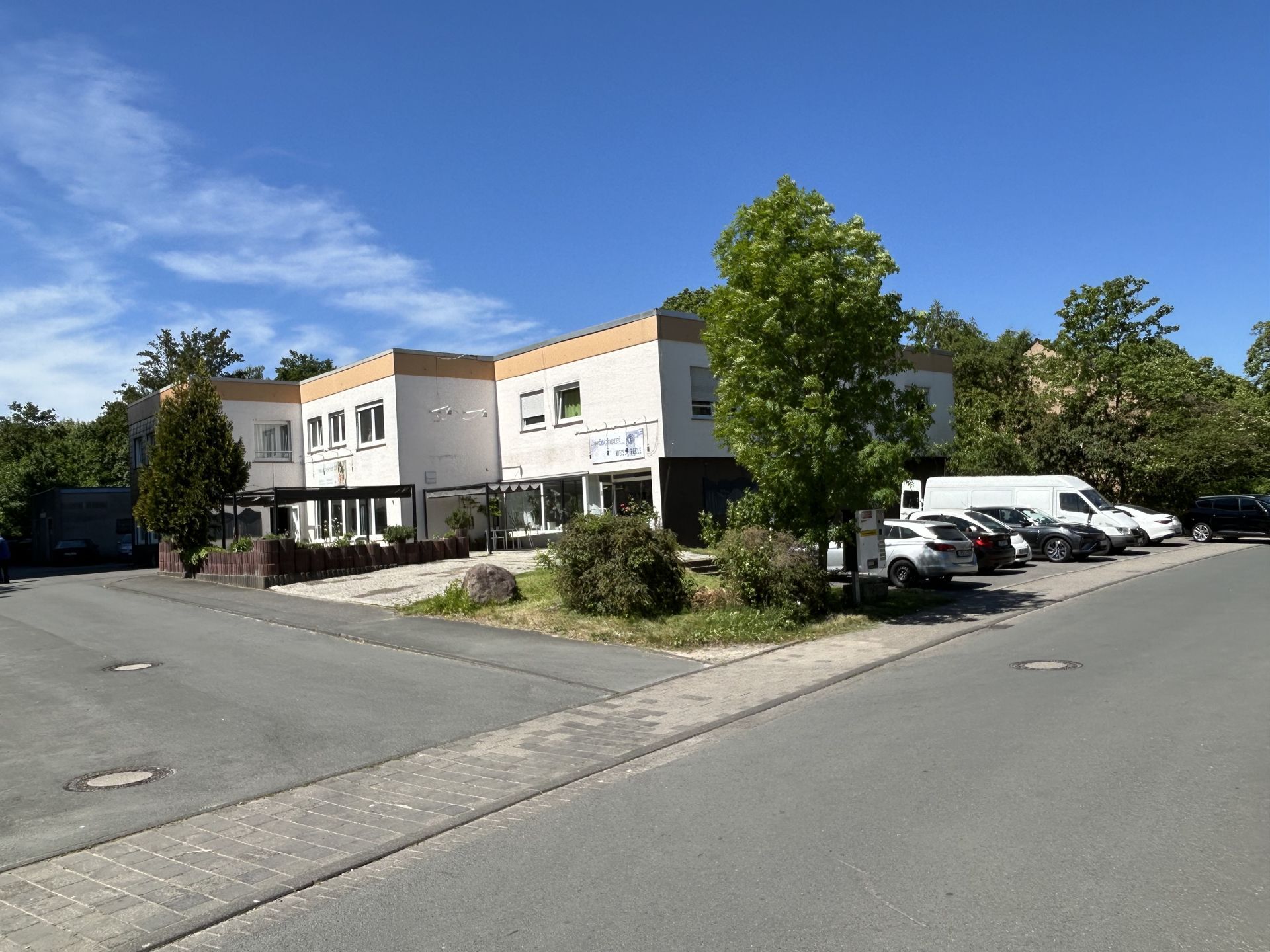 Immobilienangebot - Detmold - Alle - Vielseitig nutzbare Gewerbeimmobilie mit 4 Wohnungen