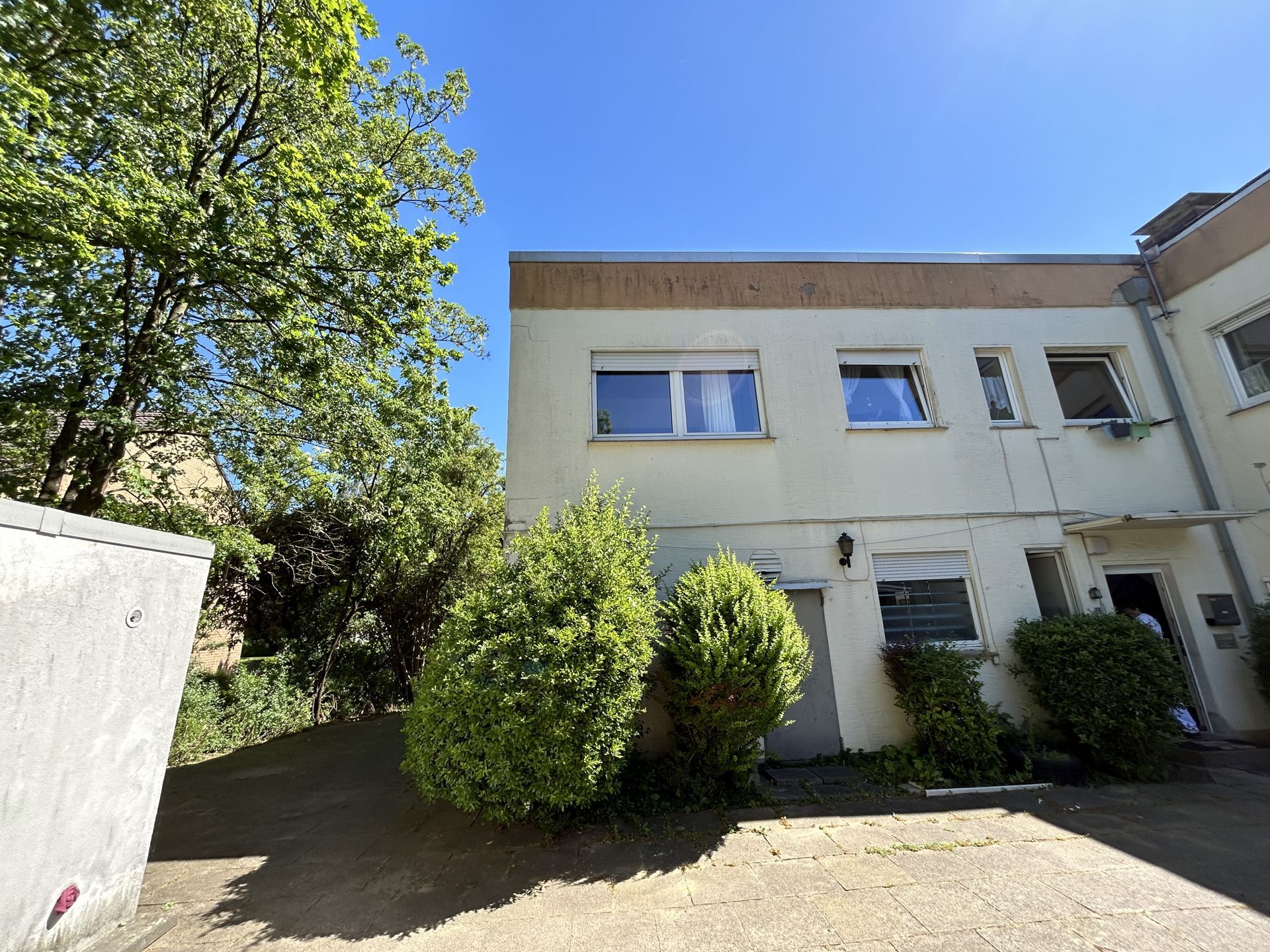 Immobilienangebot - Detmold - Alle - Vielseitig nutzbare Gewerbeimmobilie mit 4 Wohnungen