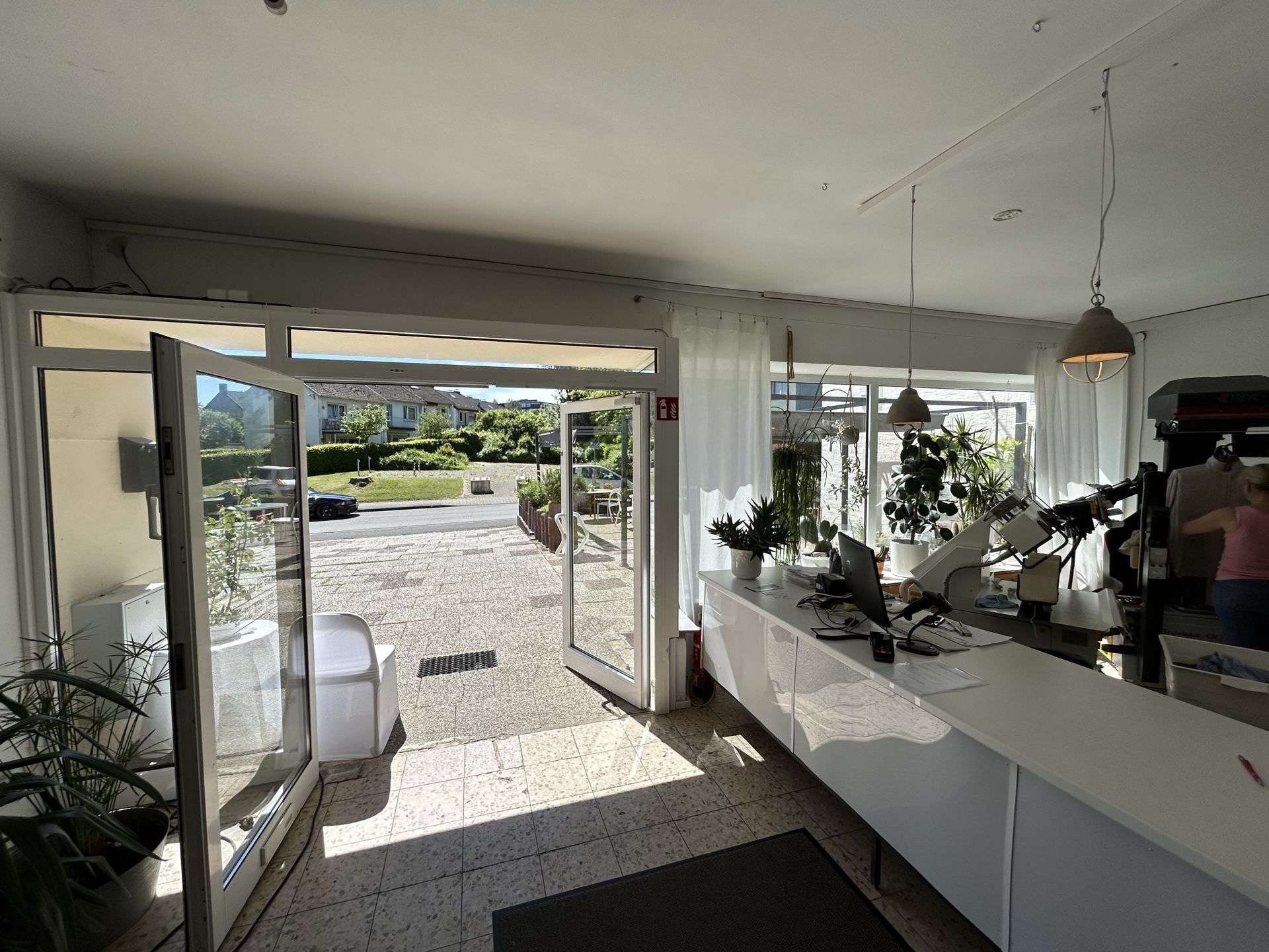 Immobilienangebot - Detmold - Alle - Vielseitig nutzbare Gewerbeimmobilie mit 4 Wohnungen