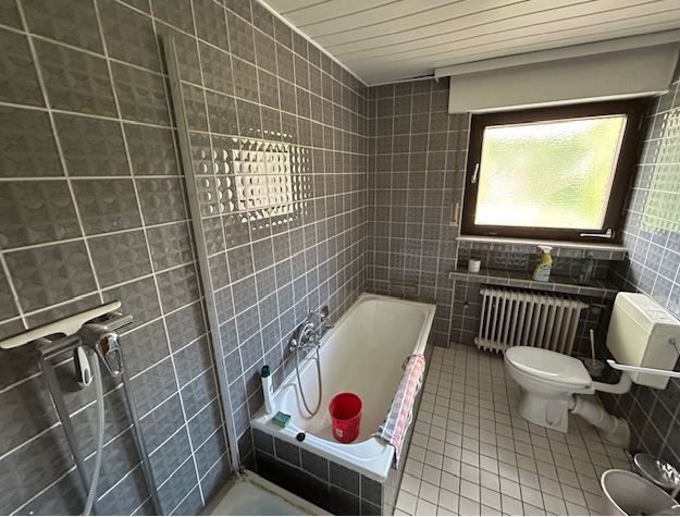 Immobilienangebot - Brakel - Alle - Großzügiges Einfamilienhaus in Brakel