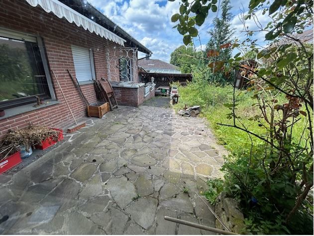 Immobilienangebot - Brakel - Alle - Großzügiges Einfamilienhaus in Brakel