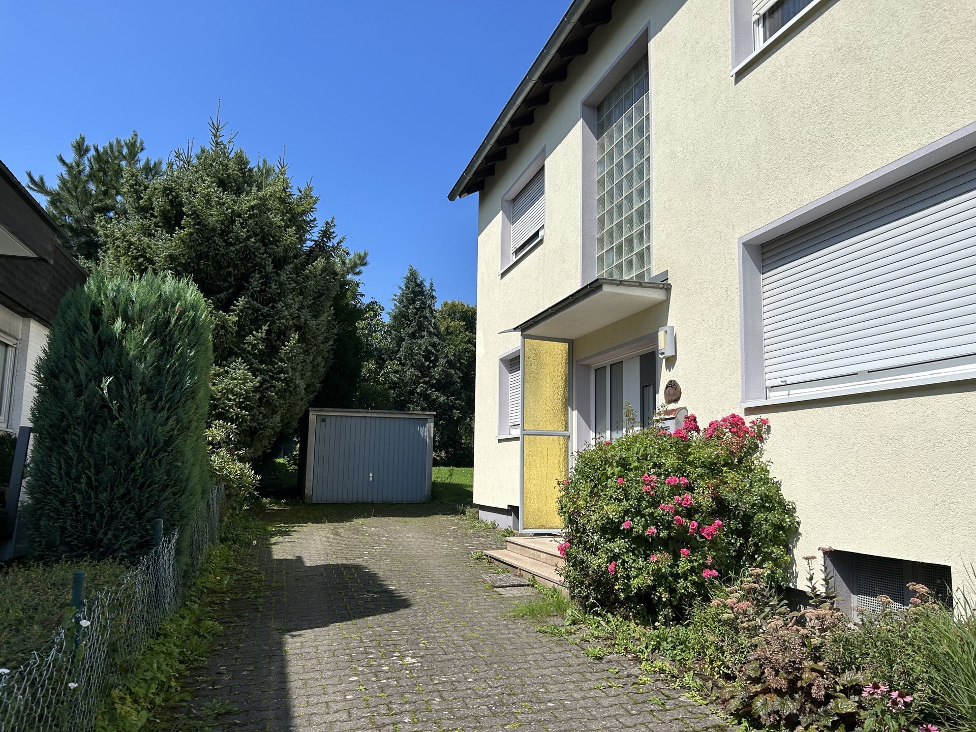 Immobilienangebot - Bad Driburg - Alle - 2 Familienhaus mit Garage !!
