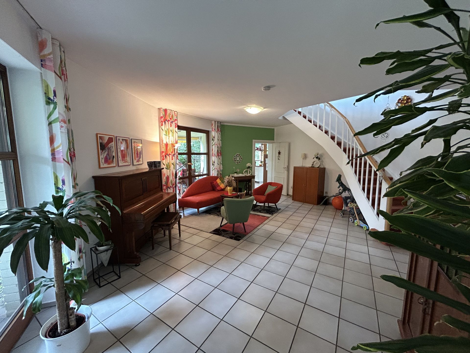 Immobilienangebot - Hövelhof - Alle - Entdecken Sie Ihren Familientraum inmitten einer grünen Oase!