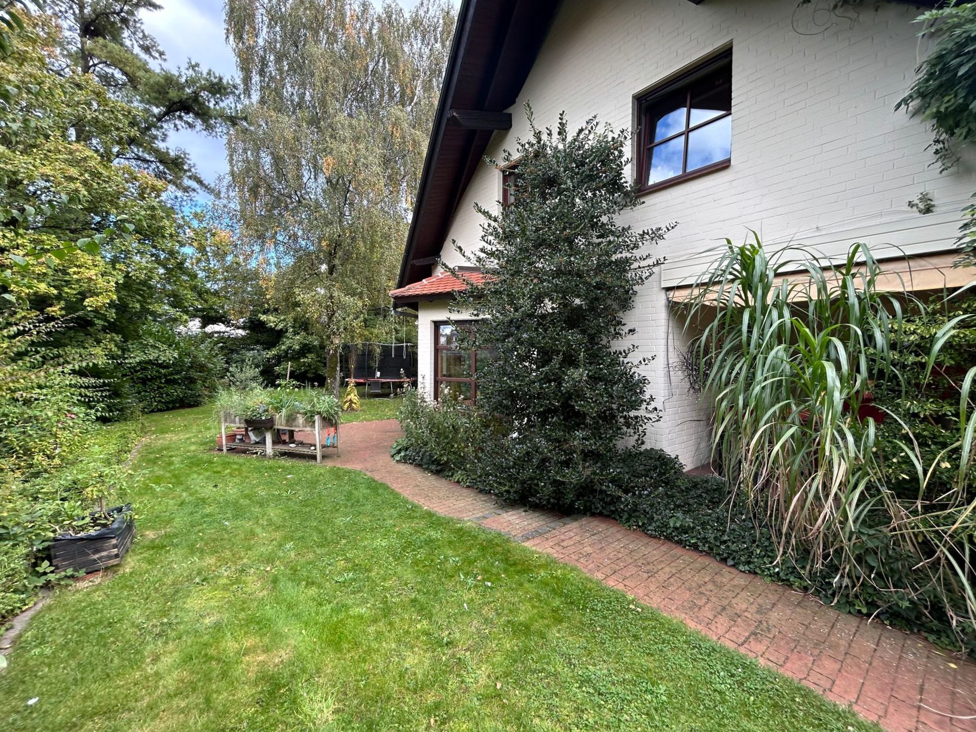 Immobilienangebot - Hövelhof - Alle - Entdecken Sie Ihren Familientraum inmitten einer grünen Oase!