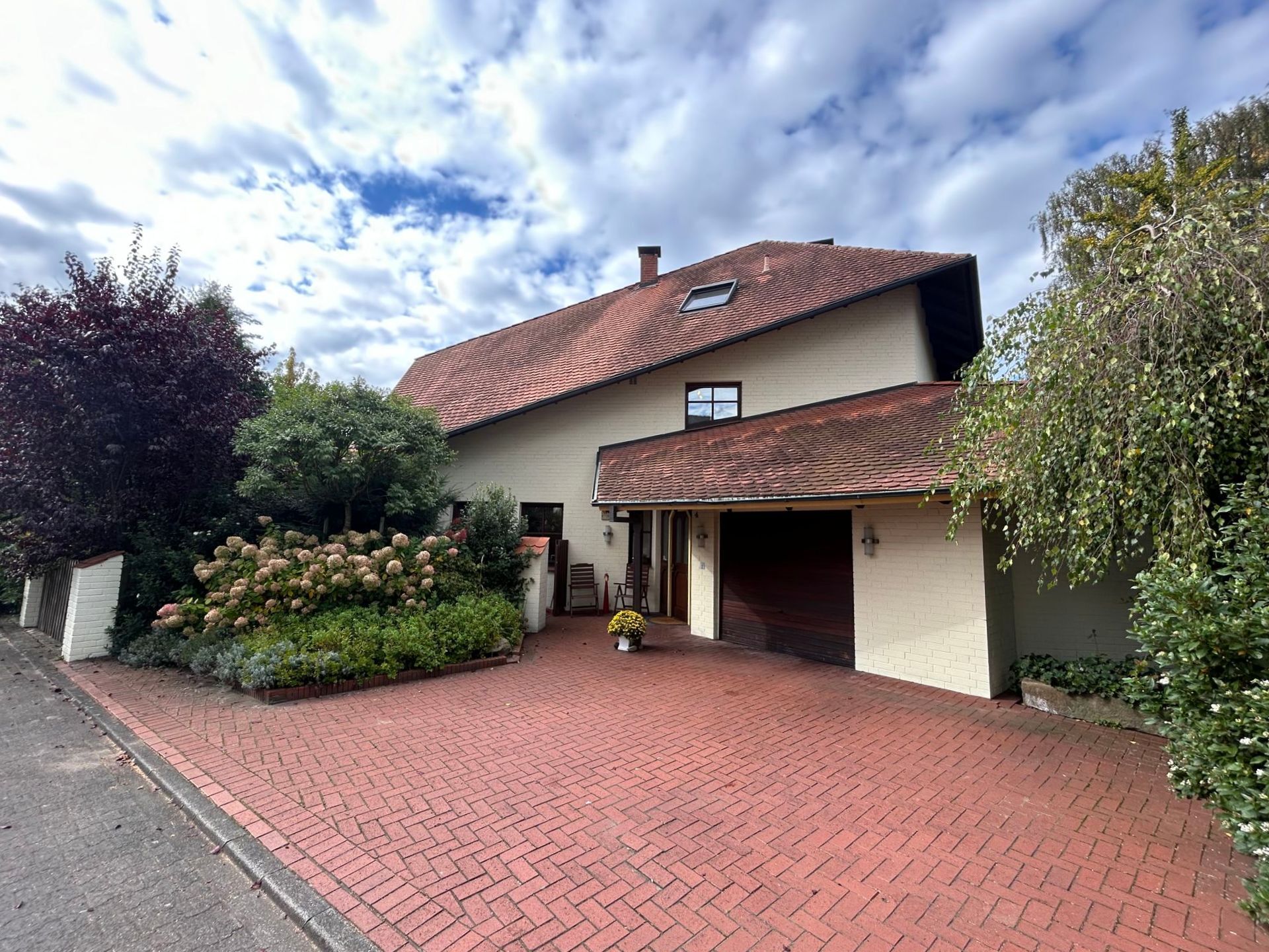 Immobilienangebot - Hövelhof - Alle - Entdecken Sie Ihren Familientraum inmitten einer grünen Oase!