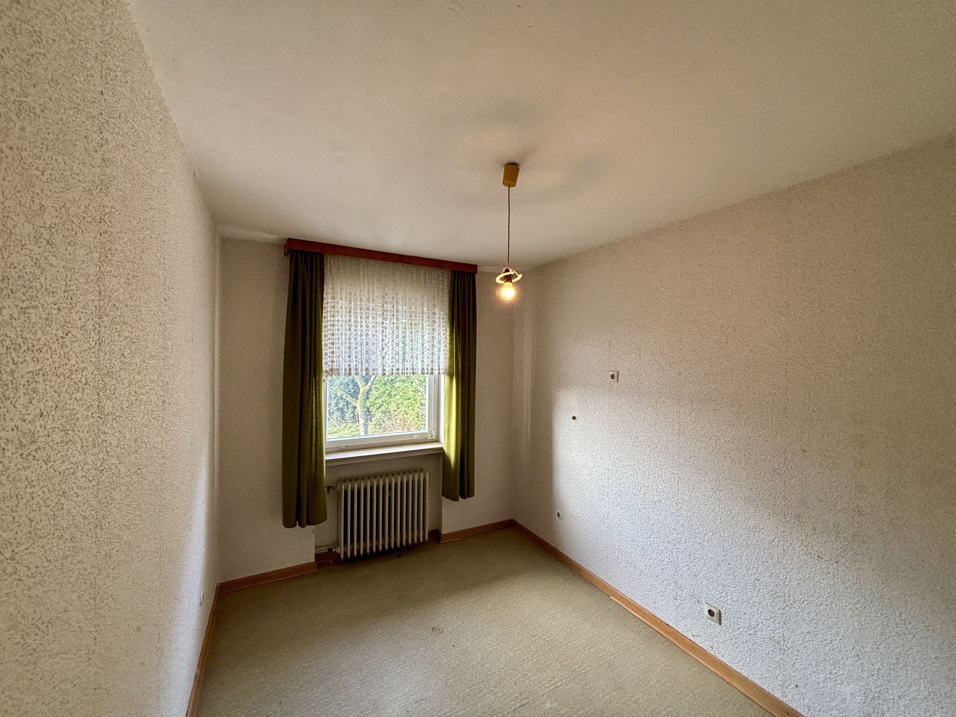 Immobilienangebot - Paderborn / Schloß Neuhaus - Alle - Reihenendhaus mit Potenzial in
Paderborn Schloß Neuhaus