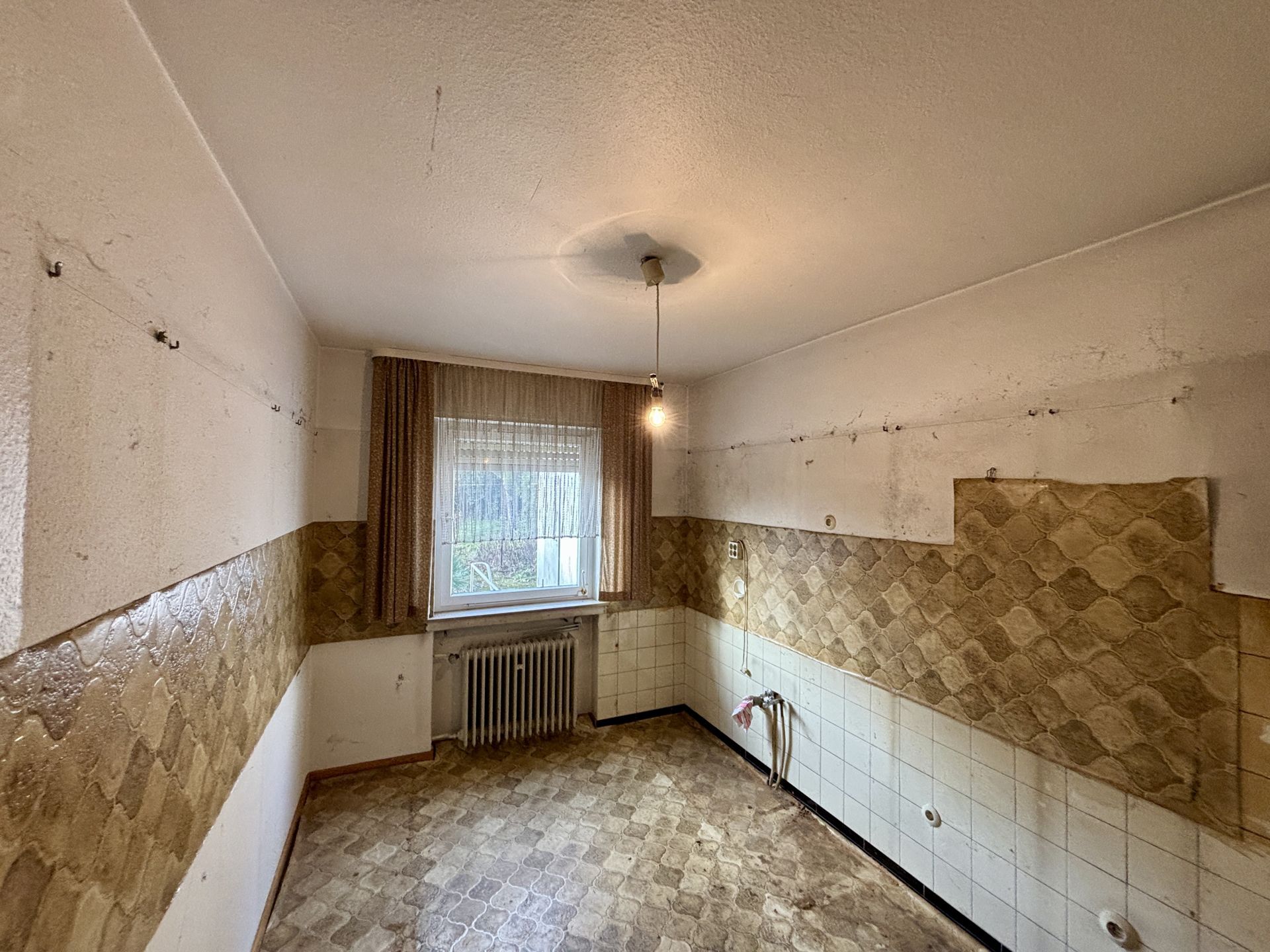 Immobilienangebot - Paderborn / Schloß Neuhaus - Alle - Reihenendhaus mit Potenzial in
Paderborn Schloß Neuhaus