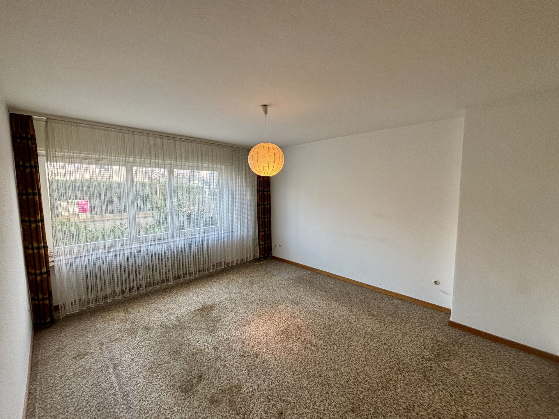 Immobilienangebot - Paderborn / Schloß Neuhaus - Alle - Reihenendhaus mit Potenzial in
Paderborn Schloß Neuhaus