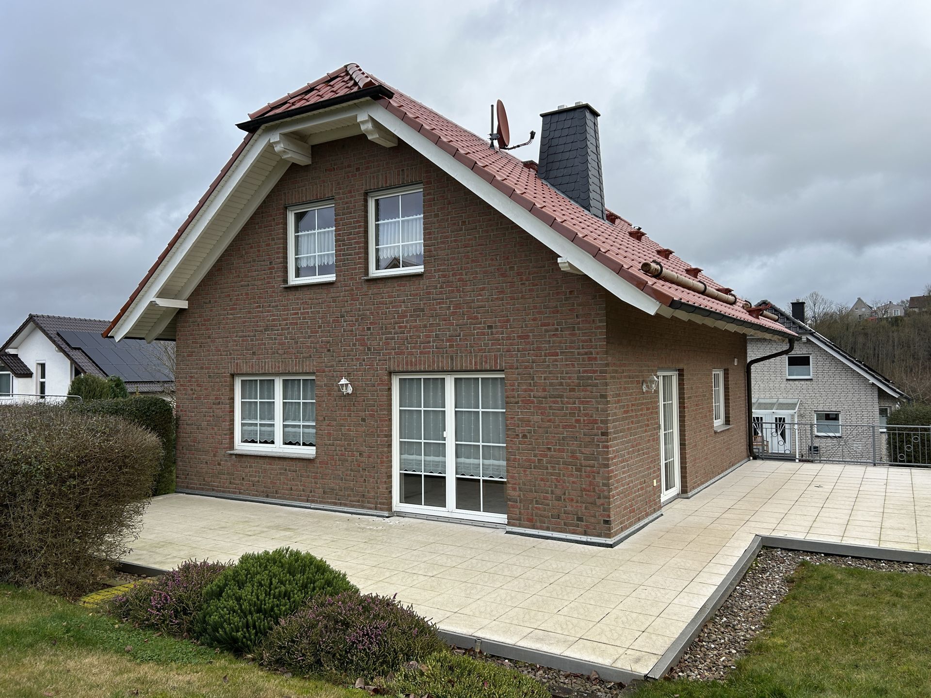 Immobilienangebot - Warburg / Calenberg - Alle - Einfamilienhaus in Warburg-Calenberg – Ihr neues Zuhause!